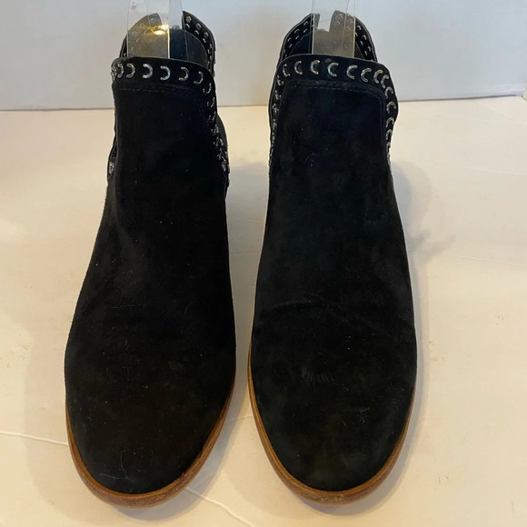 VINCE CAMUTO Black Suede Leather Booties Heel Zip Ankle Boots Studded Size 7 M - Picture 4 of 9
